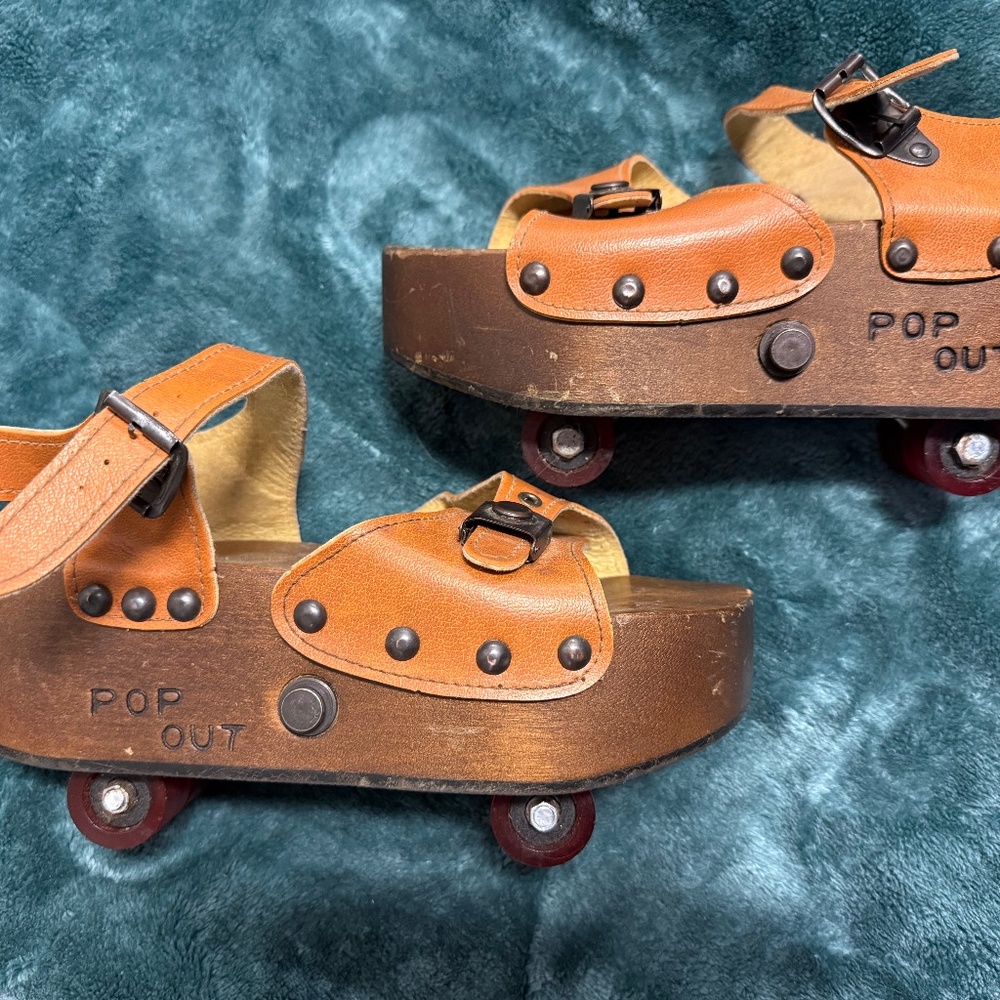 Pop Out Vintage Rollerskate Clogs